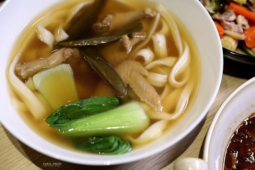 海鮮控出列！北海道醬漬鮭魚卵滷肉飯 讓你口中爆出大海鮮味｜食雞成熟異國饗宴(嘉義車站美食)