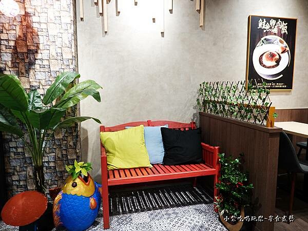 候位區-食雞成熟 (2).jpg