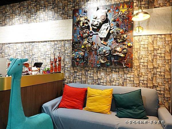 候位區-食雞成熟 (1).jpg