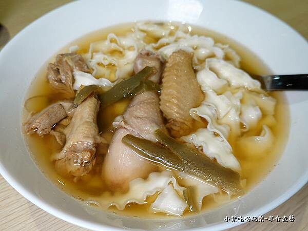 剝皮辣椒雞湯麵-食雞成熟 (2).jpg