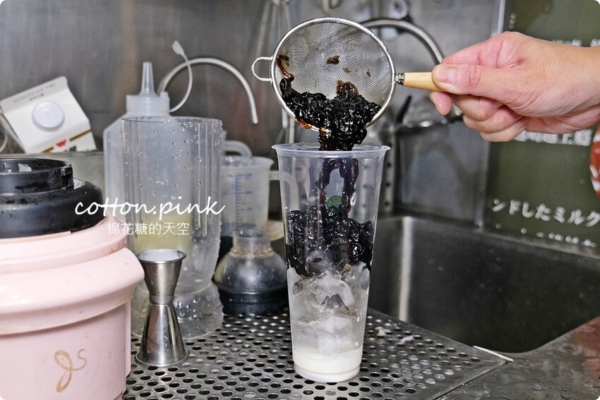 逢甲最新好喝飲料|點茶三昧獨家茶條奶茶濃郁推薦！總店就在中美街 - 棉花糖的天空