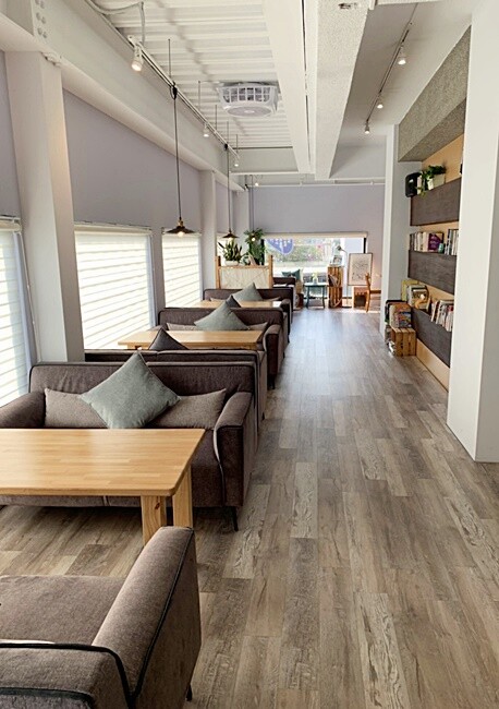 台中咖啡館｜隱藏旱溪河畔的溫馨景觀早午餐，價格平實還有季節限定草莓三明治！！