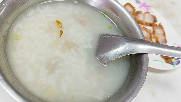 大同肉粥店｜２０元鹹粥５０元紅燒肉，超便宜絕無僅有的銅板美食