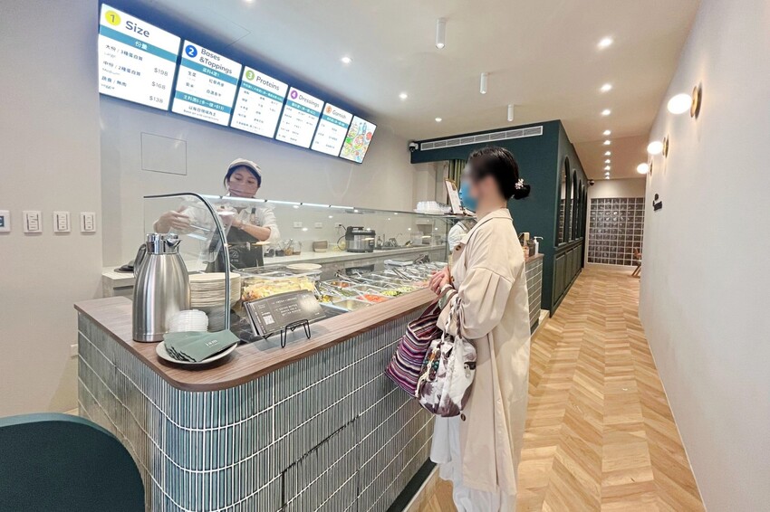 台中高質感自選沙拉分店新開幕！任搭現烤貝果吐司，滿滿早午餐儀式感！內用更享冷萃咖啡與鮮奶喝到飽
