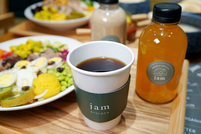 台中高質感自選沙拉分店新開幕！任搭現烤貝果吐司，滿滿早午餐儀式感！內用更享冷萃咖啡與鮮奶喝到飽