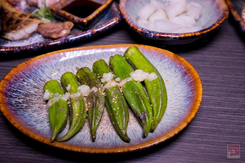 【臺南美食】 頂級燒肉店進駐台南，位於水萍塭公園對面，營業時間到早上六點，提供和式和大圓桌包廂，有和牛、伊比利豬、海鮮、熟食等美食~炭黔燒肉 - 南人幫