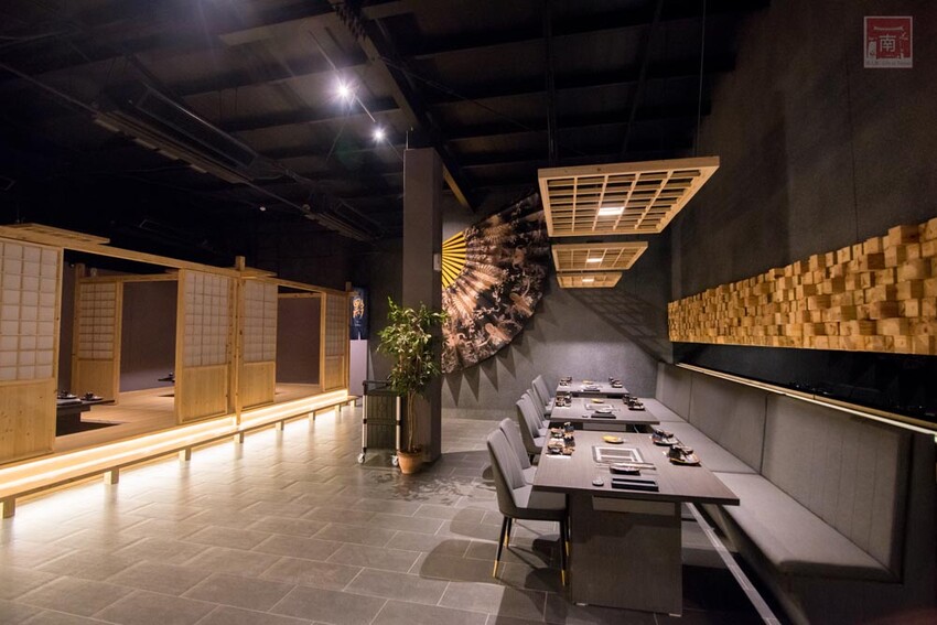 【臺南美食】 頂級燒肉店進駐台南，位於水萍塭公園對面，營業時間到早上六點，提供和式和大圓桌包廂，有和牛、伊比利豬、海鮮、熟食等美食~炭黔燒肉 - 南人幫