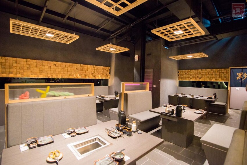 【臺南美食】 頂級燒肉店進駐台南，位於水萍塭公園對面，營業時間到早上六點，提供和式和大圓桌包廂，有和牛、伊比利豬、海鮮、熟食等美食~炭黔燒肉 - 南人幫