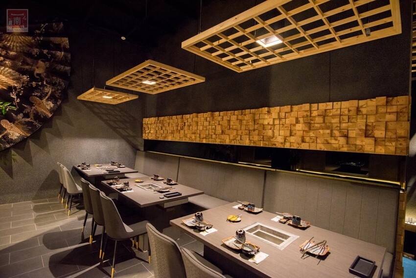 【臺南美食】 頂級燒肉店進駐台南，位於水萍塭公園對面，營業時間到早上六點，提供和式和大圓桌包廂，有和牛、伊比利豬、海鮮、熟食等美食~炭黔燒肉 - 南人幫