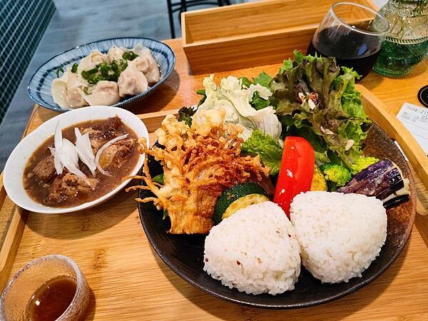 /tmp/phpdF33ip /tmp/phpdF33ip