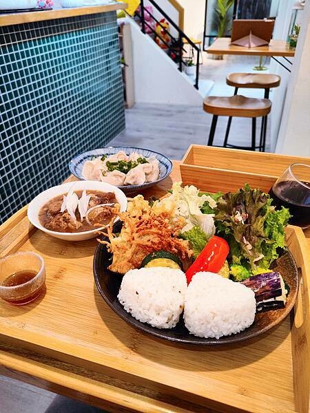 /tmp/phpg5eclh /tmp/phpg5eclh