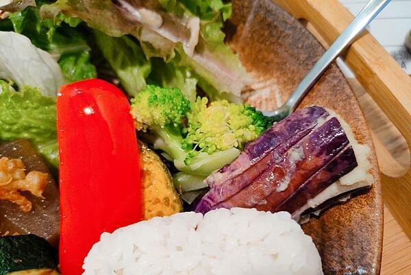 /tmp/phpuk7U92 /tmp/phpuk7U92