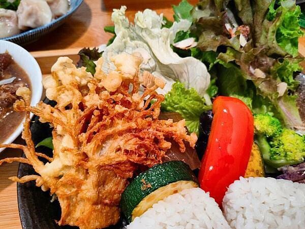 /tmp/phpoAYDCc /tmp/phpoAYDCc