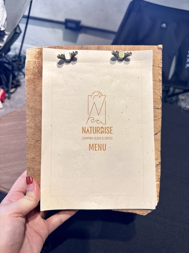 台北。古亭︱在偽露營文青風的咖啡廳享用早午餐︱Naturdise戶外裝備咖啡廳