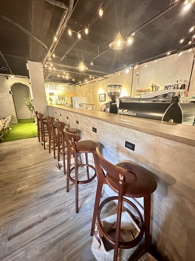 台北。古亭︱在偽露營文青風的咖啡廳享用早午餐︱Naturdise戶外裝備咖啡廳