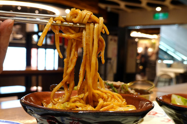 士林天母美食-大葉高島屋滷春秋，吃天母美食滷味煮、熱拌麵、楊桃汁，看中央水族廣場海洋生物，大葉高島屋APP好用又便利