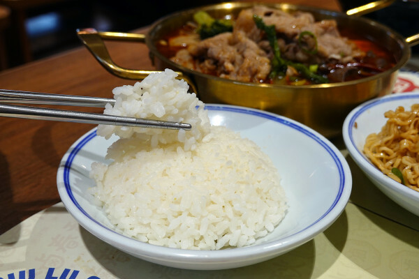 士林天母美食-大葉高島屋滷春秋，吃天母美食滷味煮、熱拌麵、楊桃汁，看中央水族廣場海洋生物，大葉高島屋APP好用又便利