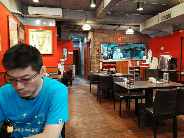 明月湯包支店(附菜單):湯包、煎餃、蔥油餅,平價小籠包|台北餐廳 通化街夜市 臨江街觀光夜市 捷運六張犁