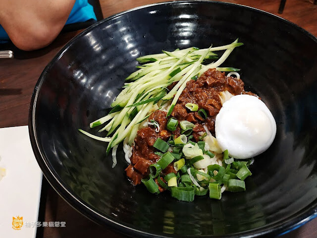 明月湯包支店(附菜單):湯包、煎餃、蔥油餅,平價小籠包|台北餐廳 通化街夜市 臨江街觀光夜市 捷運六張犁
