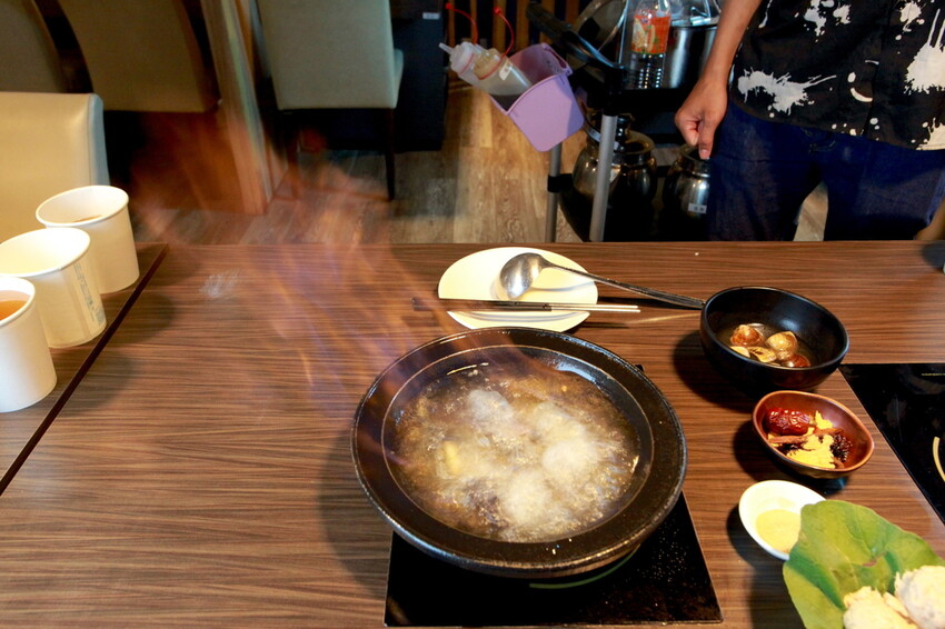 吃。台南市美食|仁德區。「狂一鍋-台南仁德店」幾乎零負評的台式火鍋，台北爆紅名店狂一鍋台南市插旗 「狂