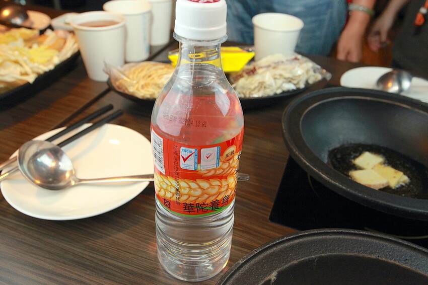 吃。台南市美食|仁德區。「狂一鍋-台南仁德店」幾乎零負評的台式火鍋，台北爆紅名店狂一鍋台南市插旗 「狂