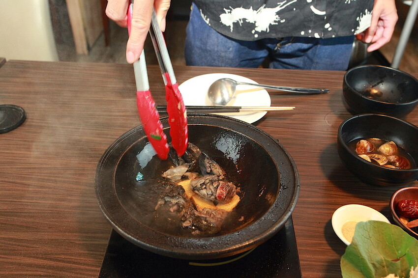 吃。台南市美食|仁德區。「狂一鍋-台南仁德店」幾乎零負評的台式火鍋，台北爆紅名店狂一鍋台南市插旗 「狂