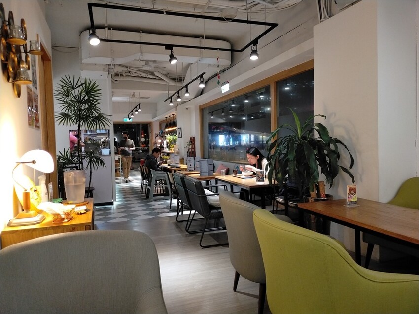 [民生東路二段美食]聽說是日本人老闆開設的日本簡餐家庭餐廳-金獅取水