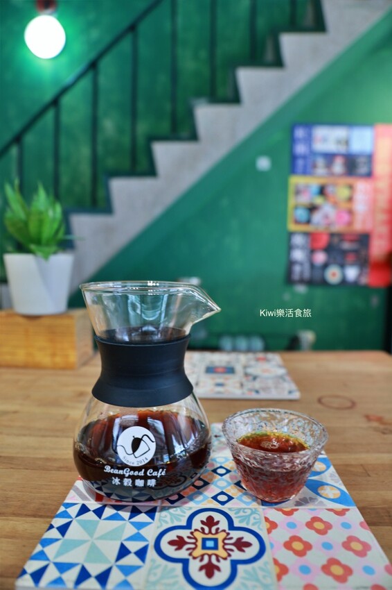 台中市西區台中冰穀咖啡草悟店｜台中西區懷舊咖啡館，模範市場周邊美食、近台中勤美綠園道