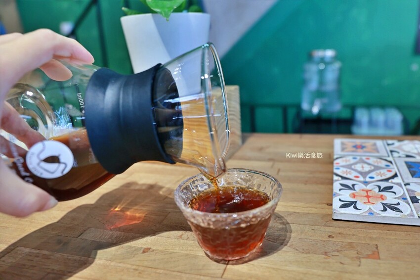 台中市西區台中冰穀咖啡草悟店｜台中西區懷舊咖啡館，模範市場周邊美食、近台中勤美綠園道