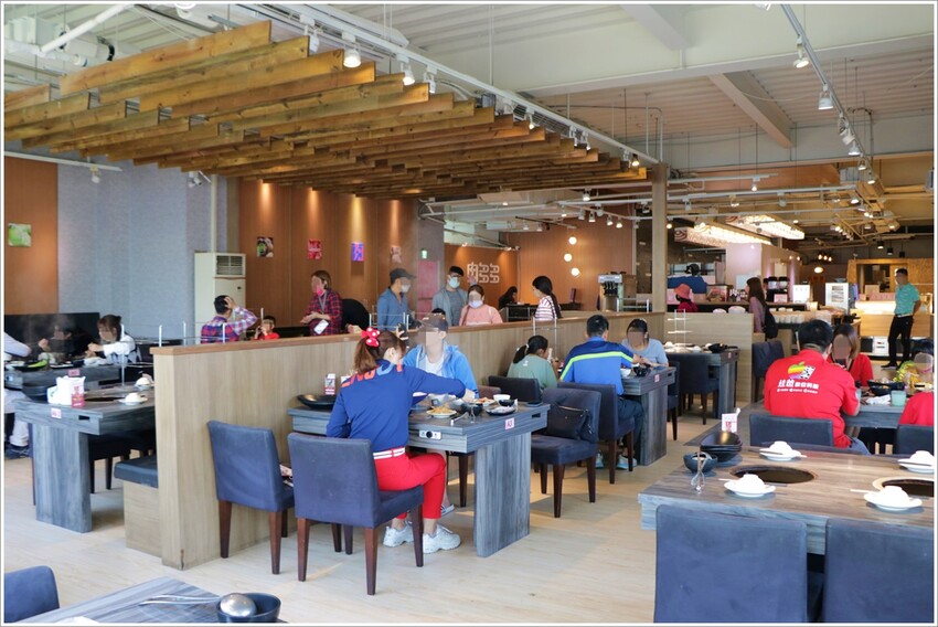 台灣火鍋第一品牌-肉多多大變身，蔬食者的天堂鍋物 70種自助吧無限吃 肉多多火鍋 - 敦 小 蓮の食旅錄