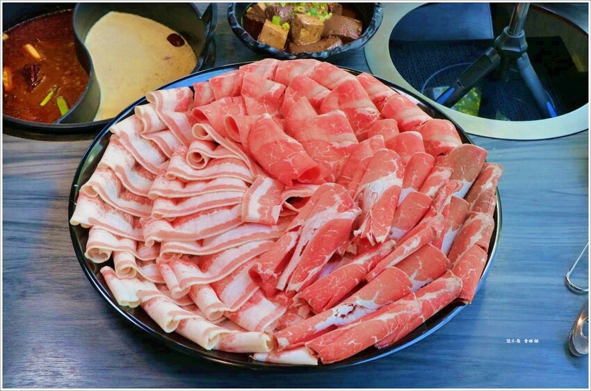 台灣火鍋第一品牌-肉多多大變身，蔬食者的天堂鍋物 70種自助吧無限吃 肉多多火鍋 - 敦 小 蓮の食旅錄