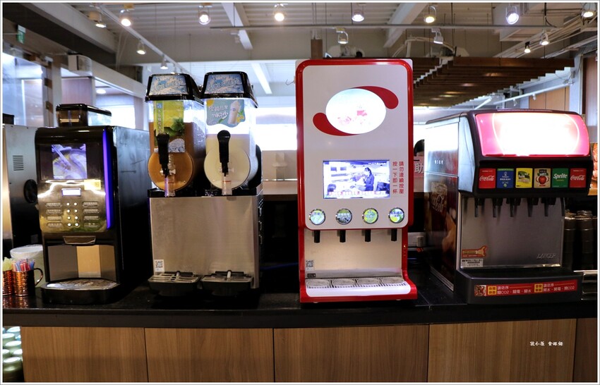 台灣火鍋第一品牌-肉多多大變身，蔬食者的天堂鍋物 70種自助吧無限吃 肉多多火鍋 - 敦 小 蓮の食旅錄