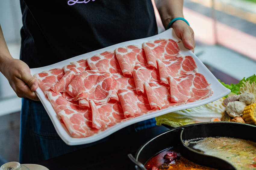 高雄市三民區高雄火鍋推薦 – 小資族必吃！石二鍋與肉多多懶人包