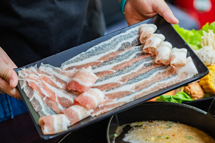 高雄市三民區高雄火鍋推薦 – 小資族必吃！石二鍋與肉多多懶人包