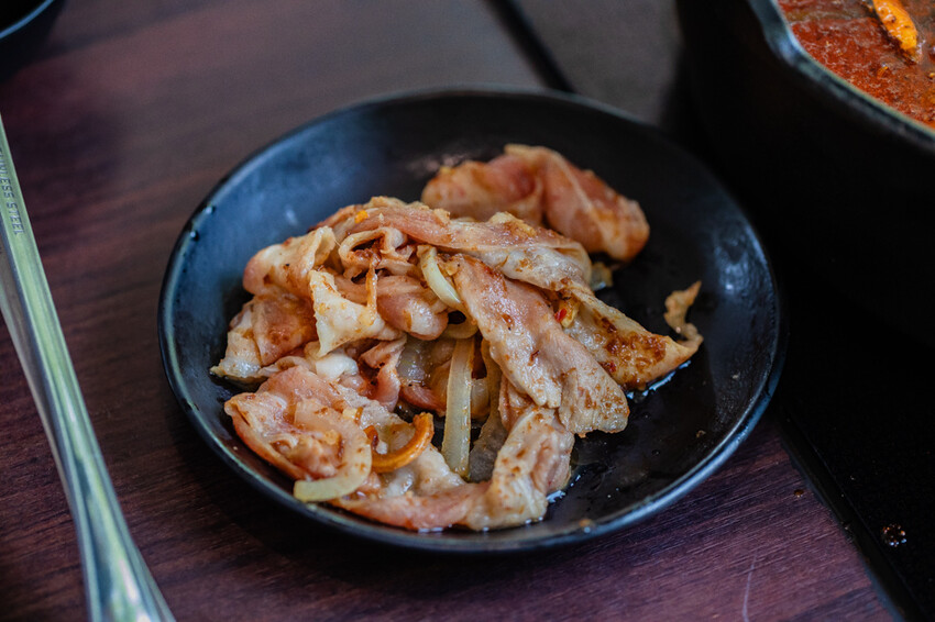 高雄市三民區高雄火鍋推薦 – 小資族必吃！石二鍋與肉多多懶人包