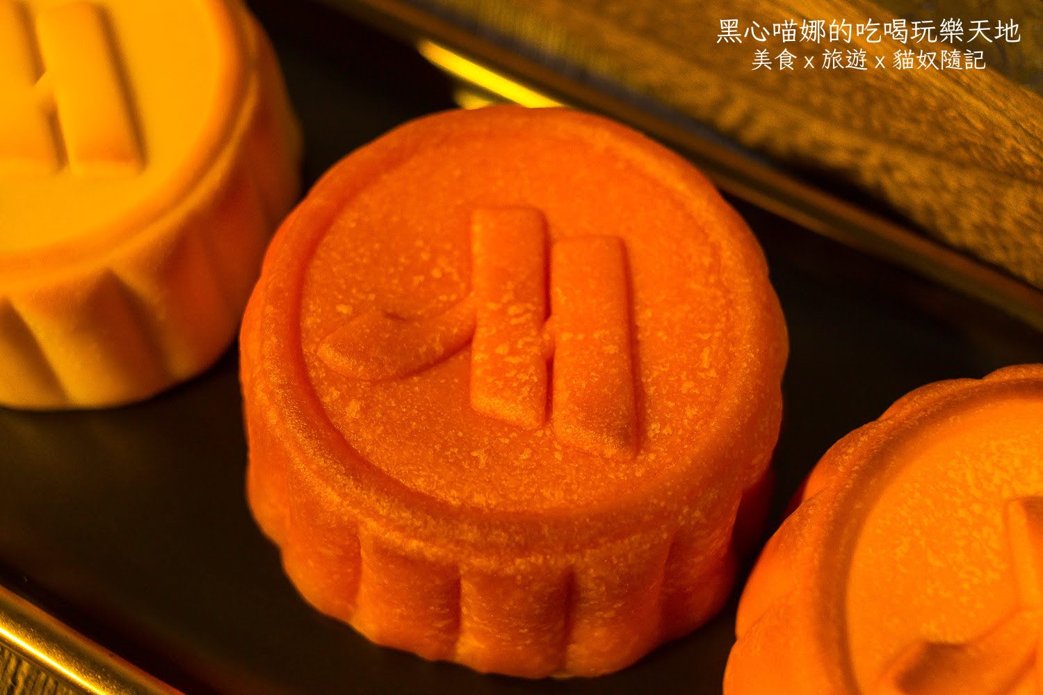 2025中秋禮盒︱萬豪酒店豪月禮盒 典藏六款獨具風味傳統月餅,雕花奢華外盒,送一抹溫柔嫻靜白月光!