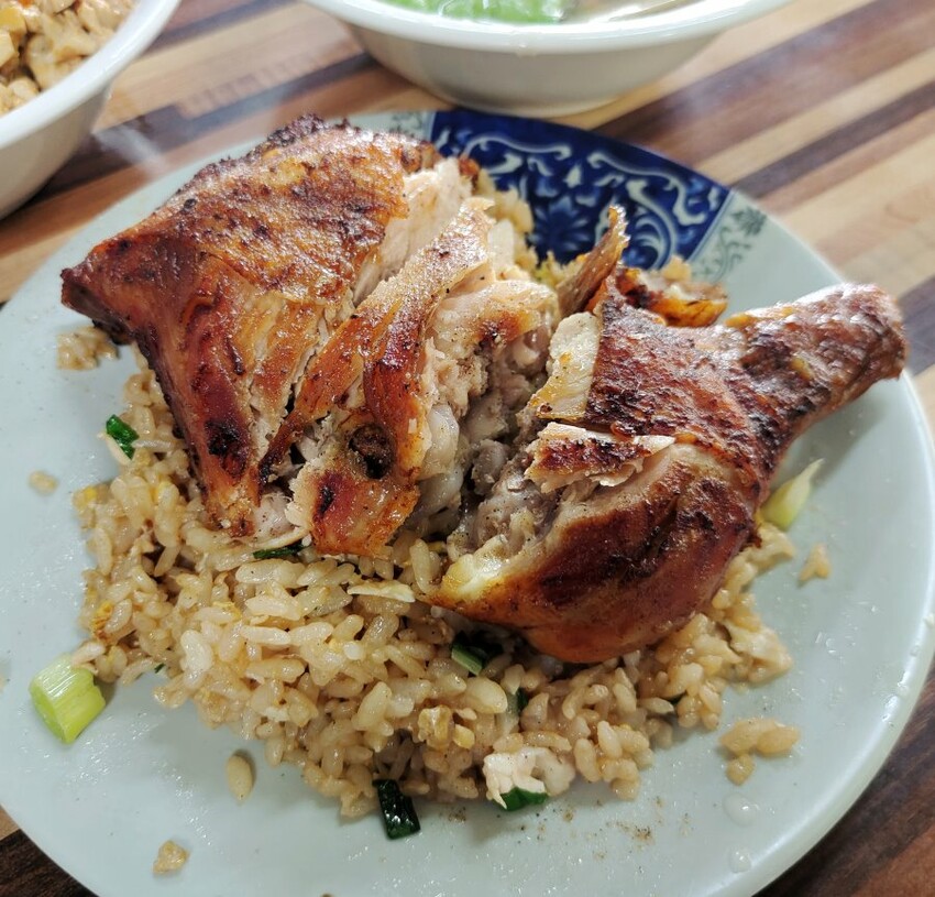 【淡水美食】義山路黑店排骨飯(黑二店排骨飯)．隱藏版在地美味!