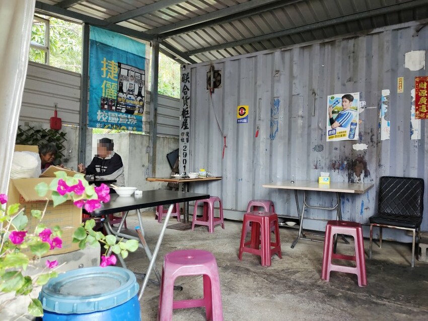 【淡水美食】義山路黑店排骨飯(黑二店排骨飯)．隱藏版在地美味!