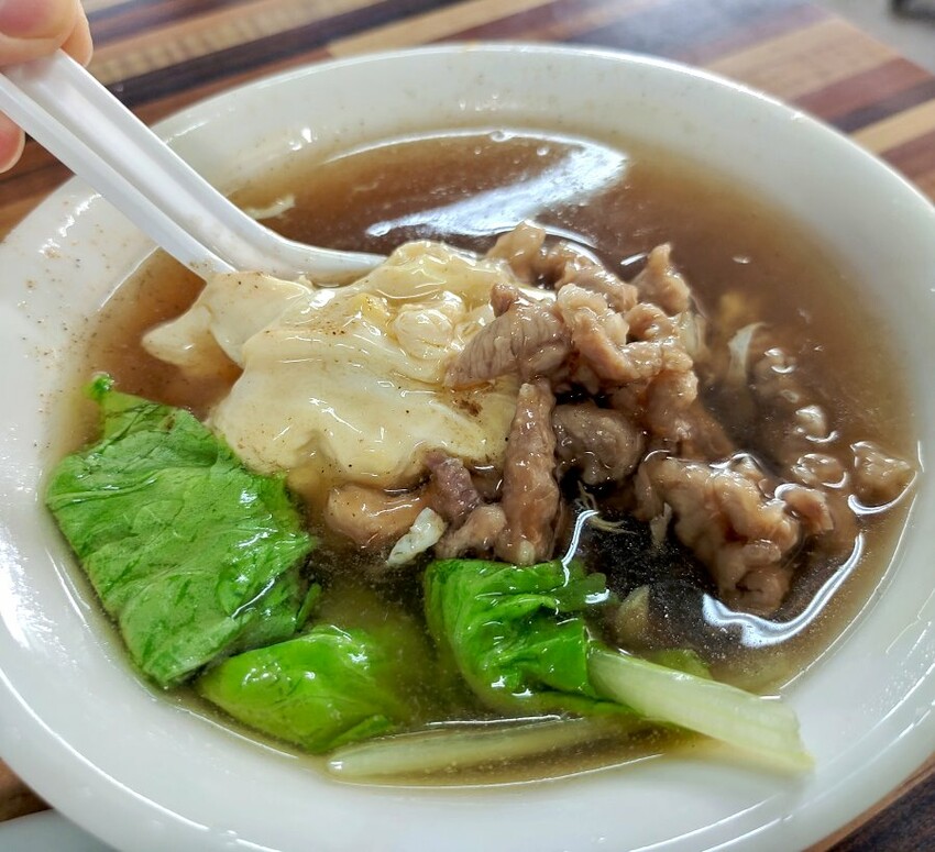 【淡水美食】義山路黑店排骨飯(黑二店排骨飯)．隱藏版在地美味!