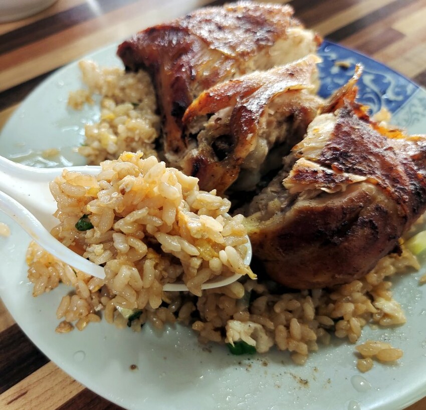 【淡水美食】義山路黑店排骨飯(黑二店排骨飯)．隱藏版在地美味!