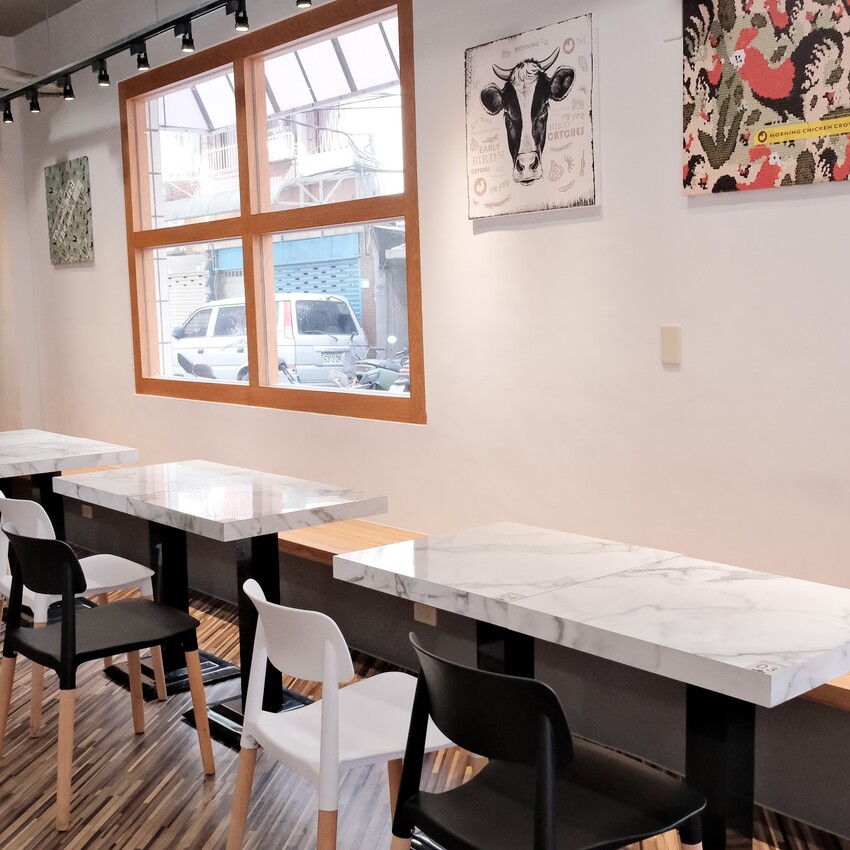 【板橋早餐推薦】早安公雞農場晨食-板橋實踐店～板橋平價早午餐～板橋不限時充電餐廳～