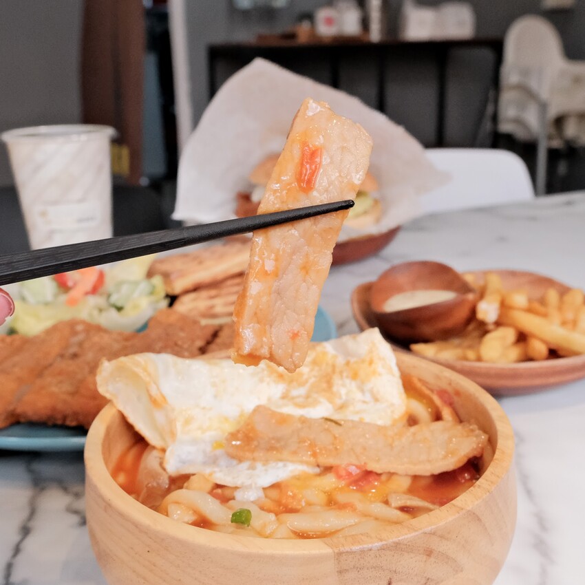 【板橋早餐推薦】早安公雞農場晨食-板橋實踐店～板橋平價早午餐～板橋不限時充電餐廳～