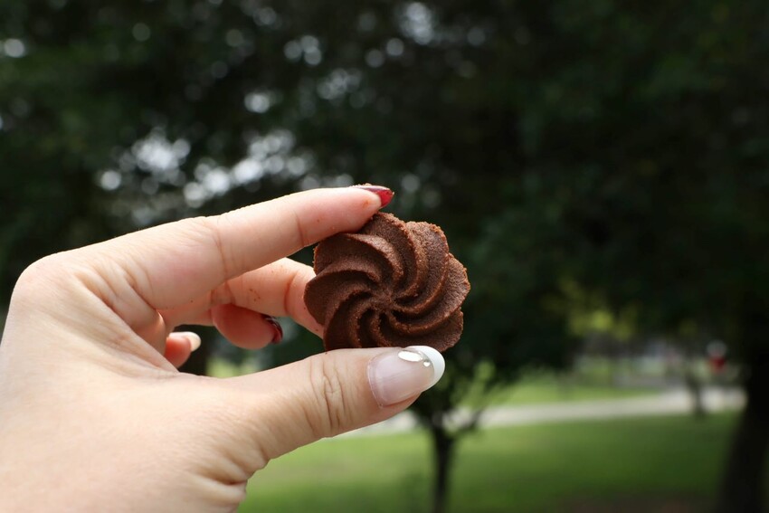 為了紀念愛犬而創立的品牌，『酥、鬆、脆』三種口感好滋味， 送禮最佳選擇~