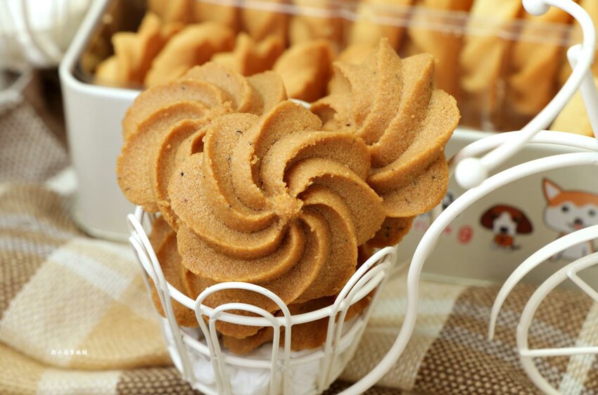 大耳朵朵曲奇餅‧眷村小巷弄內的甜點師父，濃郁可口曲奇餅酥、脆、鬆三重組合 - 敦 小 蓮の食旅錄