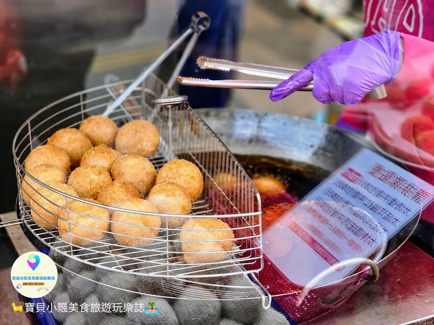 台中鎮瀾宮必吃美食！大甲芋香包現炸酥脆芋泥內餡，人氣爆棚在地小吃。
