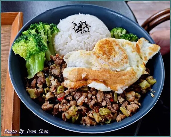 《新竹景觀咖啡廳》橫山唯美咖啡廳/『藍月山谷』 Ivenの窩