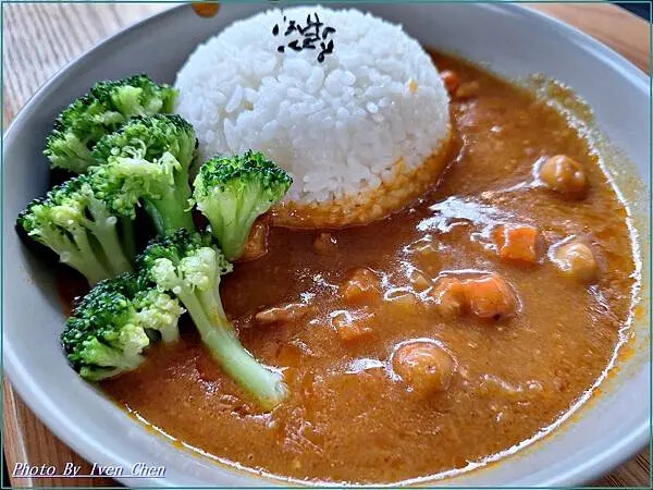 《新竹景觀咖啡廳》橫山唯美咖啡廳/『藍月山谷』 Ivenの窩