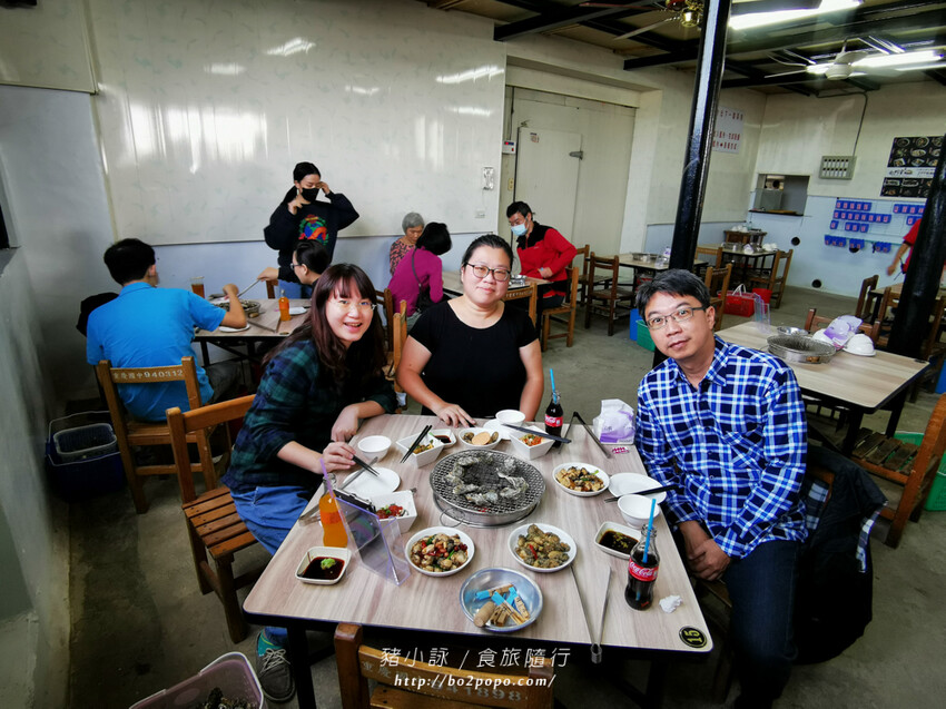 嘉義。東石》季津全蚵宴。烤蚵必備,可吃到多樣化的蚵仔全餐