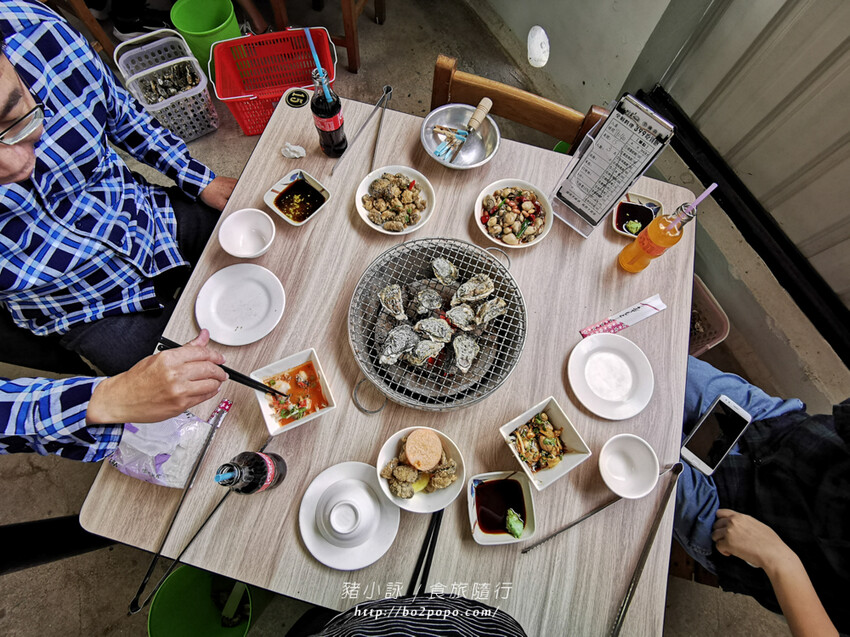 嘉義。東石》季津全蚵宴。烤蚵必備,可吃到多樣化的蚵仔全餐