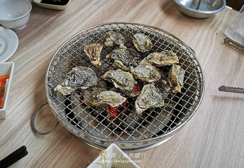 嘉義。東石》季津全蚵宴。烤蚵必備,可吃到多樣化的蚵仔全餐